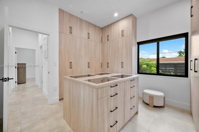 95 NW 52nd St, Miami, FL 33127