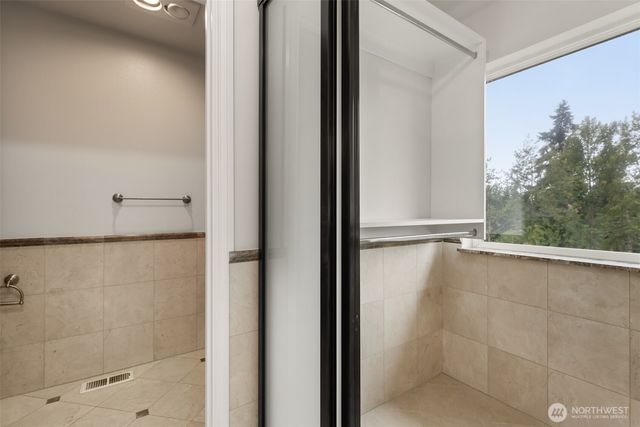 1932 S 370th Court, Federal Way, WA 98003