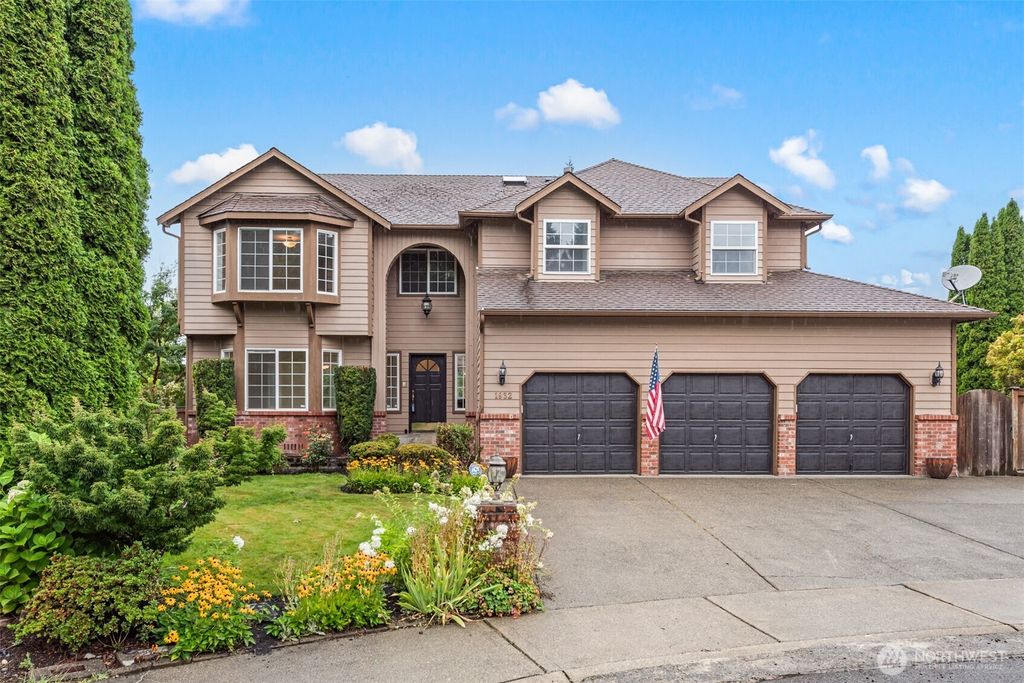 1932 S 370th Court, Federal Way, WA 98003