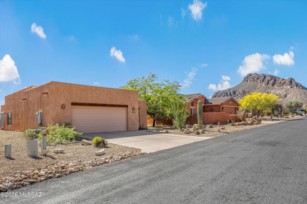 2200 Triangle X Lane, Tucson, AZ 85713