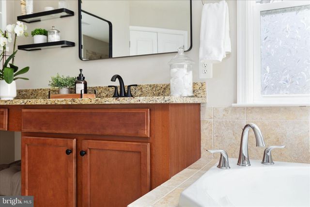 14354 NORTHBROOK LN, Gainesville, VA 20155