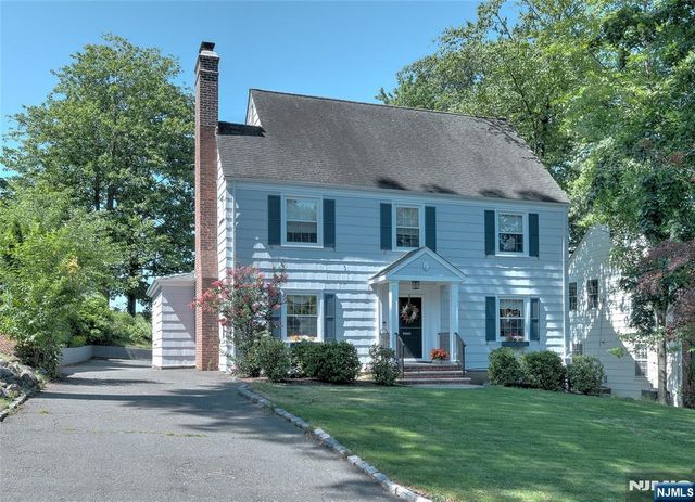 5 Birdseye Glen, Verona, NJ 07044
