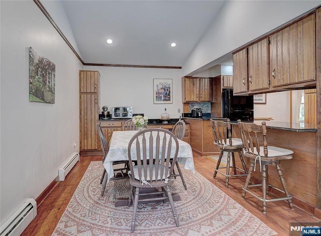 5 Birdseye Glen, Verona, NJ 07044