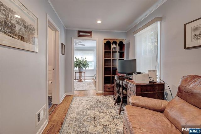 5 Birdseye Glen, Verona, NJ 07044