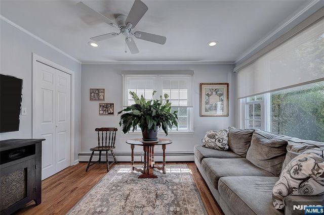 5 Birdseye Glen, Verona, NJ 07044