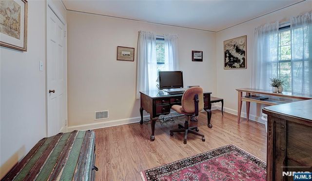 5 Birdseye Glen, Verona, NJ 07044