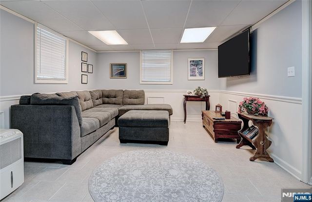 5 Birdseye Glen, Verona, NJ 07044