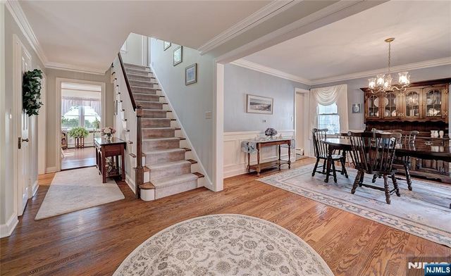 5 Birdseye Glen, Verona, NJ 07044