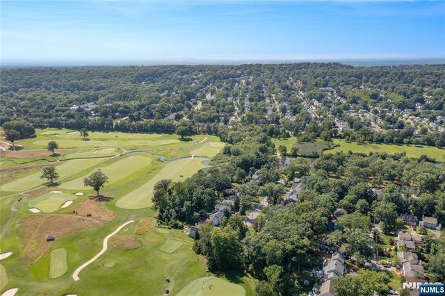 5 Birdseye Glen, Verona, NJ 07044
