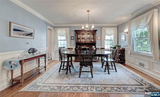 5 Birdseye Glen, Verona, NJ 07044