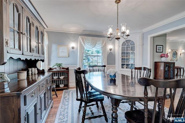 5 Birdseye Glen, Verona, NJ 07044