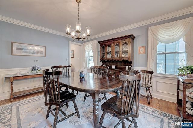 5 Birdseye Glen, Verona, NJ 07044