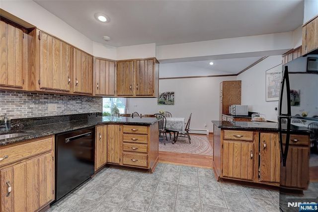 5 Birdseye Glen, Verona, NJ 07044