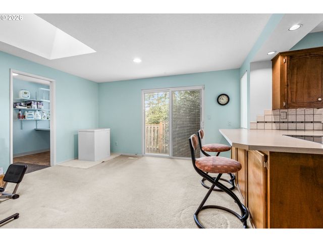 7150 Sw HYLAND WAY Ct, Beaverton, OR 97008