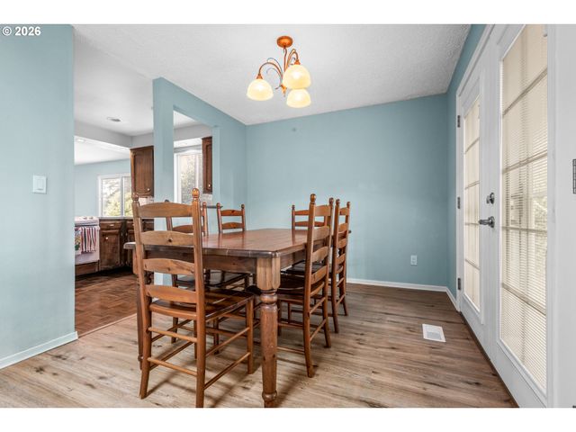 7150 Sw HYLAND WAY Ct, Beaverton, OR 97008