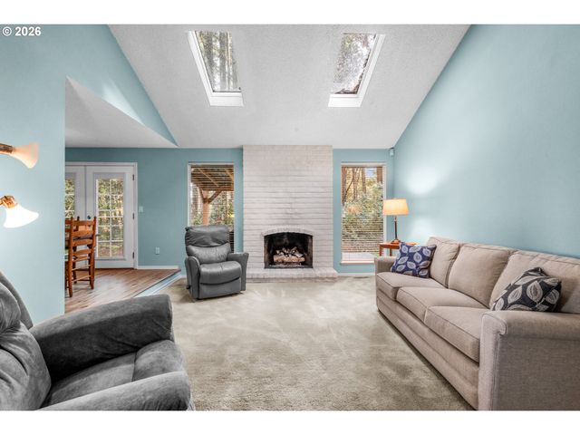 7150 Sw HYLAND WAY Ct, Beaverton, OR 97008