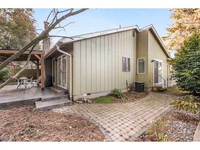 7150 Sw HYLAND WAY Ct, Beaverton, OR 97008