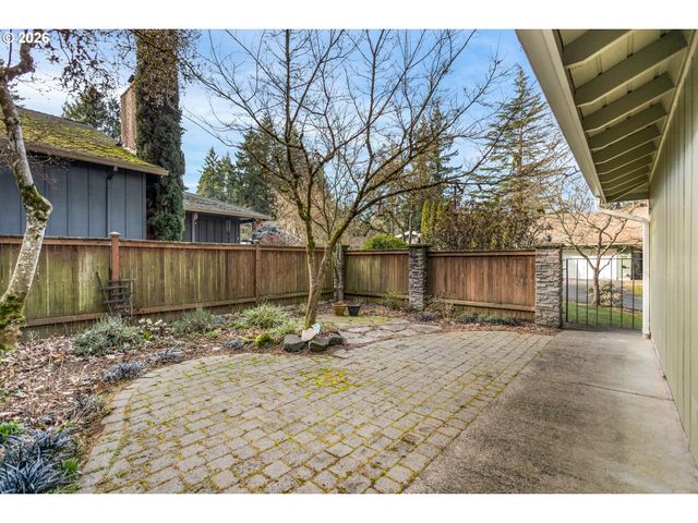 7150 Sw HYLAND WAY Ct, Beaverton, OR 97008