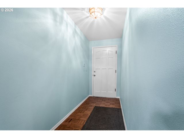 7150 Sw HYLAND WAY Ct, Beaverton, OR 97008