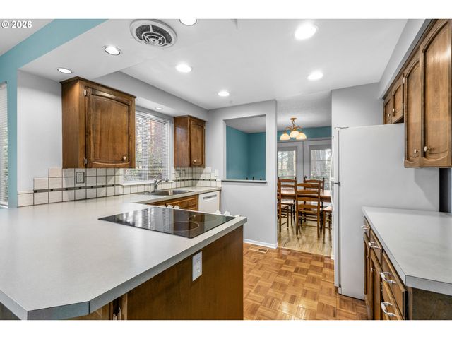 7150 Sw HYLAND WAY Ct, Beaverton, OR 97008