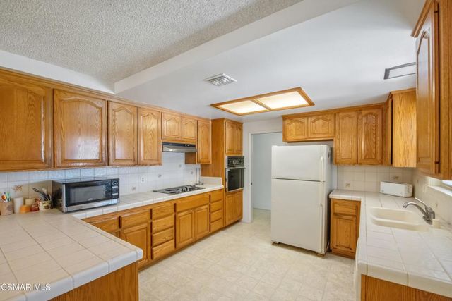 788 Boxthorn Avenue, Newbury Park, CA 91320
