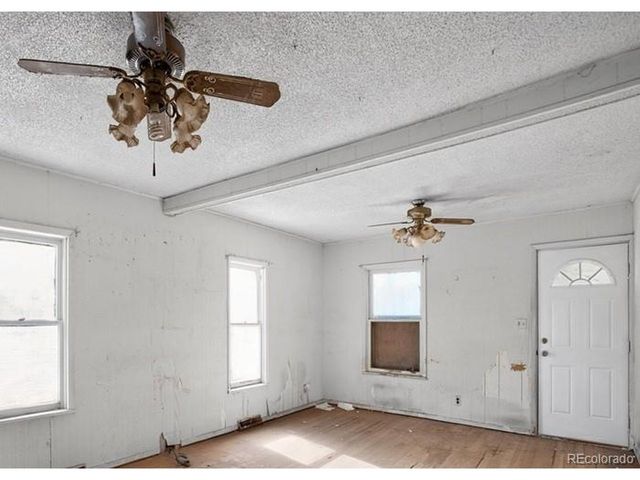 492 3rd Ave, Deer Trail, CO 80105