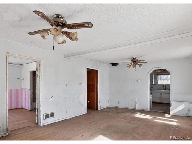 492 3rd Ave, Deer Trail, CO 80105