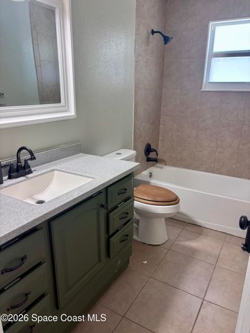 563 Karney Avenue NE, Palm Bay, FL 32907