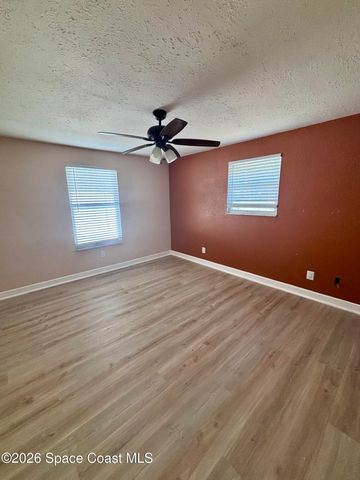 563 Karney Avenue NE, Palm Bay, FL 32907