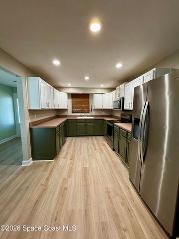 563 Karney Avenue NE, Palm Bay, FL 32907