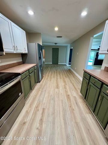 563 Karney Avenue NE, Palm Bay, FL 32907