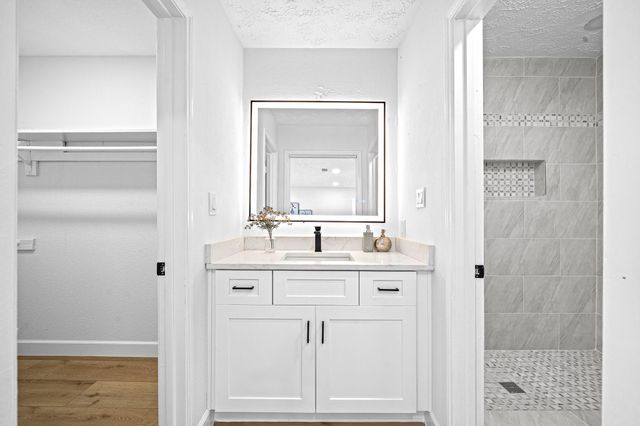 8726 Wilcrest Drive 8726, Houston, TX 77099