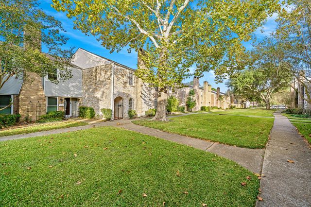 8726 Wilcrest Drive 8726, Houston, TX 77099