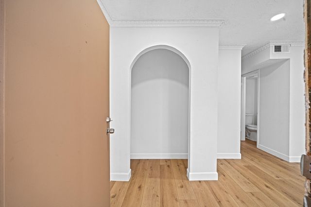 8726 Wilcrest Drive 8726, Houston, TX 77099