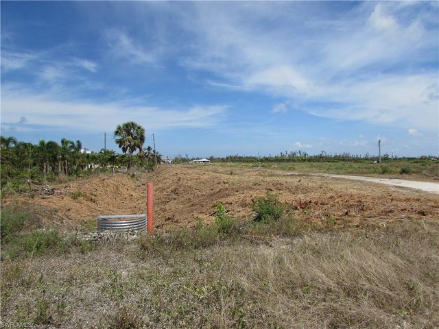 13350 Stringfellow RD, Bokeelia, FL 33922