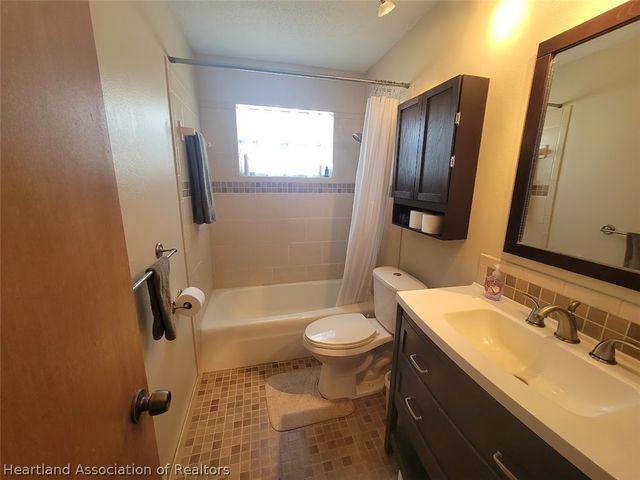 415 E Elm Street, Avon Park, FL 33825