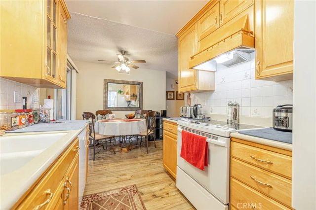 26337 Oak Highland Drive A, Newhall, CA 91321