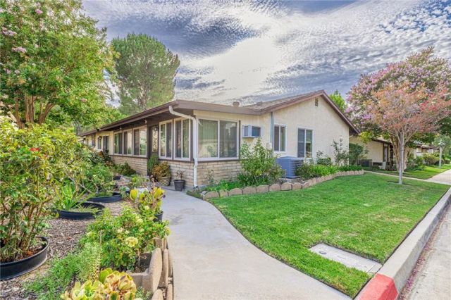 26337 Oak Highland Drive A, Newhall, CA 91321