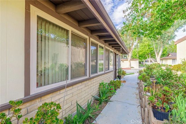 26337 Oak Highland Drive A, Newhall, CA 91321