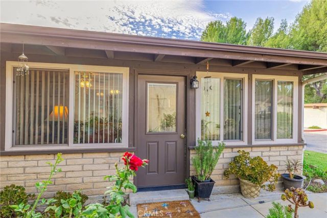 26337 Oak Highland Drive A, Newhall, CA 91321
