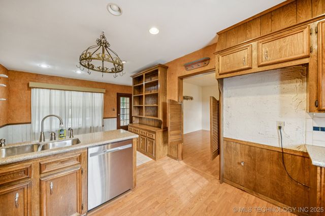 12036 S 278th East Avenue, Coweta, OK 74429