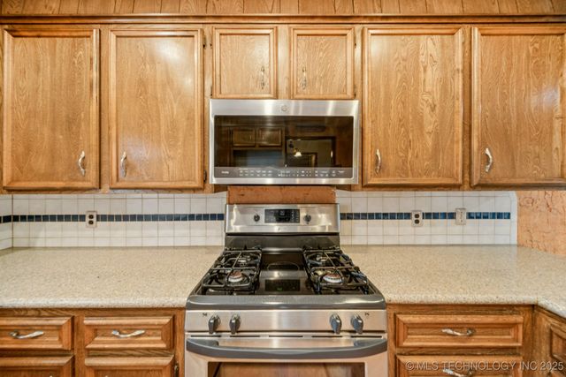 12036 S 278th East Avenue, Coweta, OK 74429