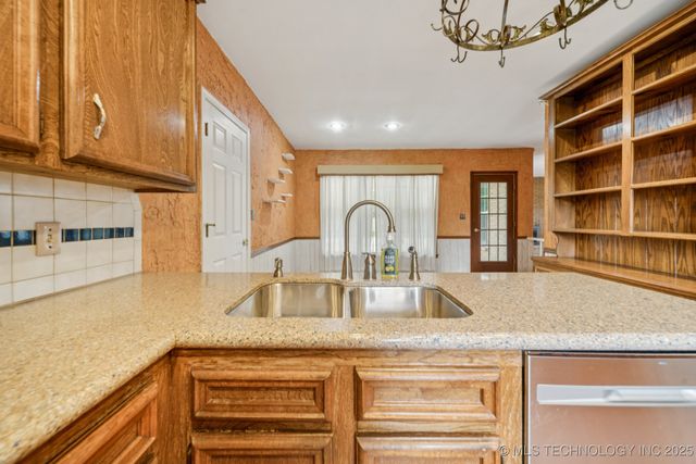 12036 S 278th East Avenue, Coweta, OK 74429