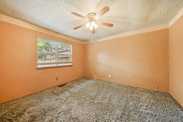 12036 S 278th East Avenue, Coweta, OK 74429