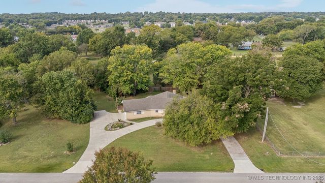 12036 S 278th East Avenue, Coweta, OK 74429