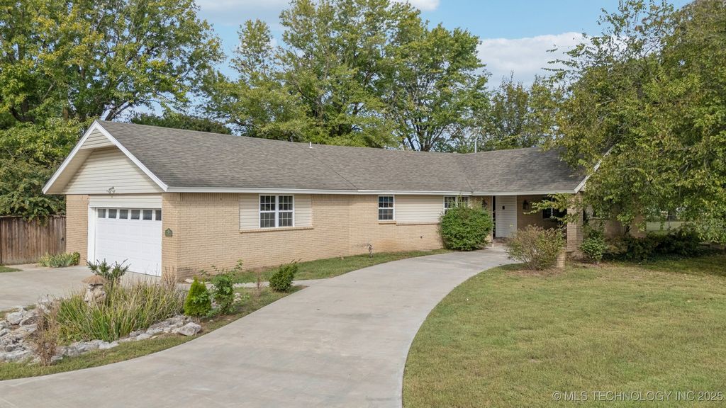 12036 S 278th East Avenue, Coweta, OK 74429