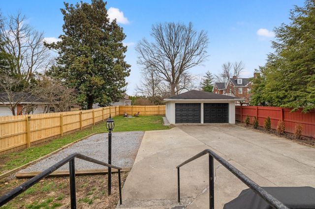 316 W Lexington Avenue, Danville, KY 40422