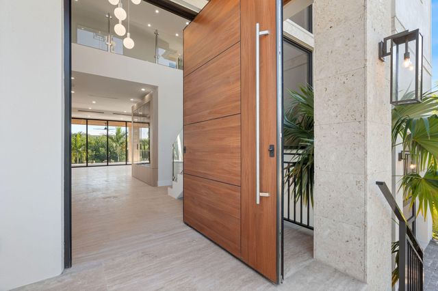 230 15Th Circle, Key Colony, FL 33051