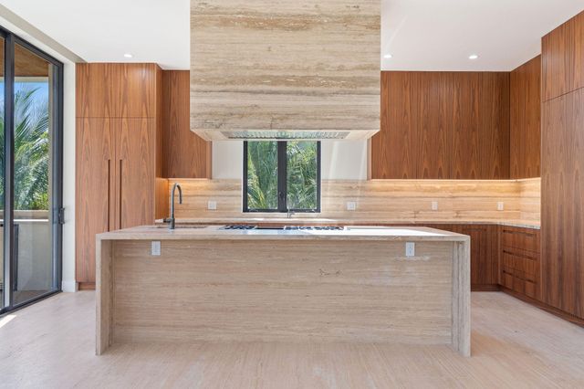 230 15Th Circle, Key Colony, FL 33051