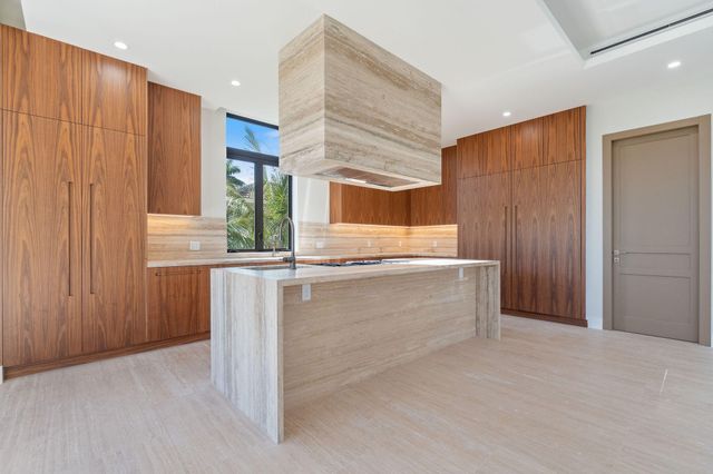 230 15Th Circle, Key Colony, FL 33051